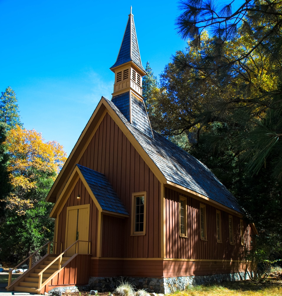 Beautiful,Landscape,With,A,Chapel,In,The,Woods,In,Yosemite